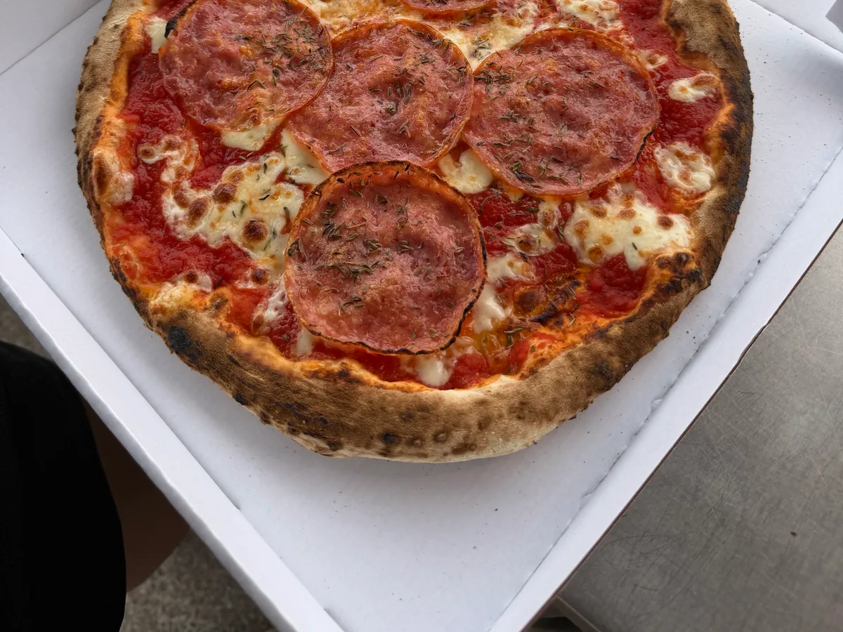 Versgebakken Romeinse pizza van Fratelli e Pizza